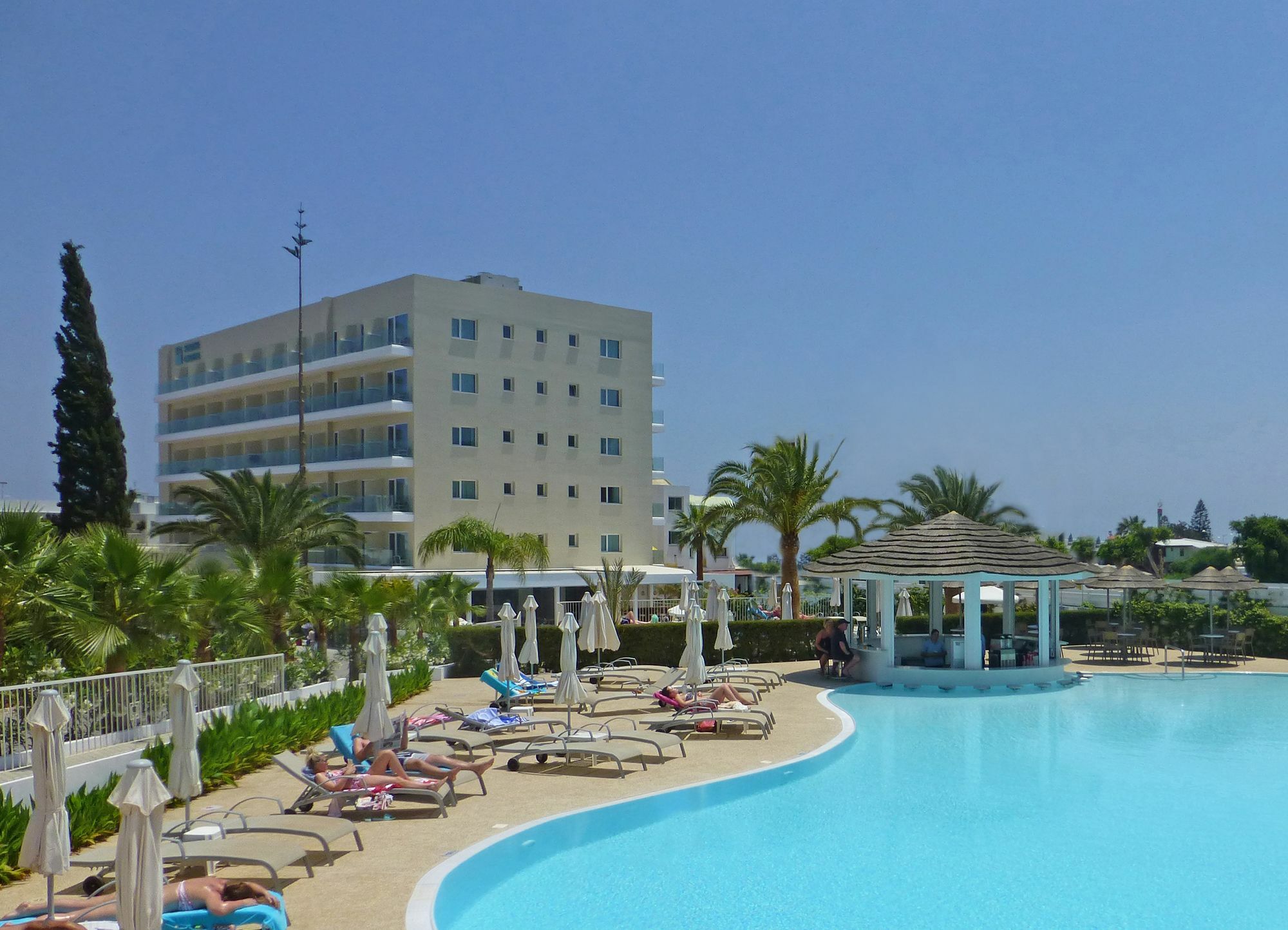 Hotel Sunrise Gardens 4*